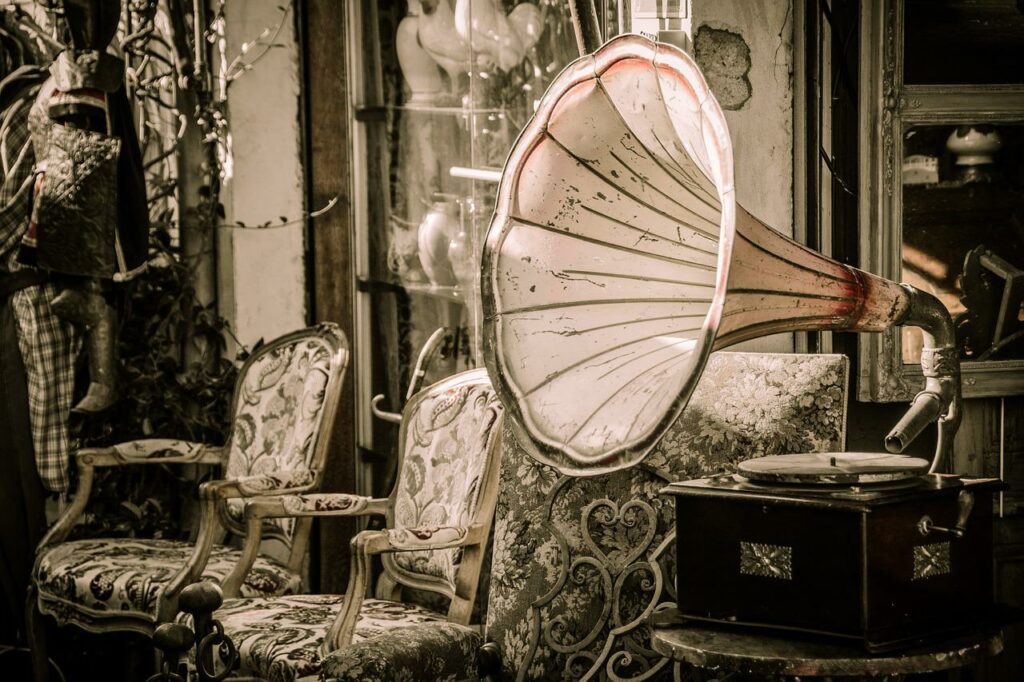 flea market, gramophone, music-1262036.jpg